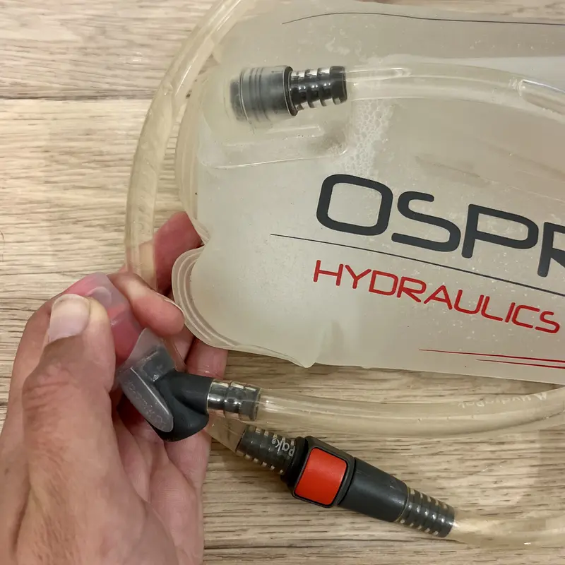 how to clean a hydration bladder 2