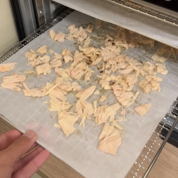 chicken on tray - dehydrate food