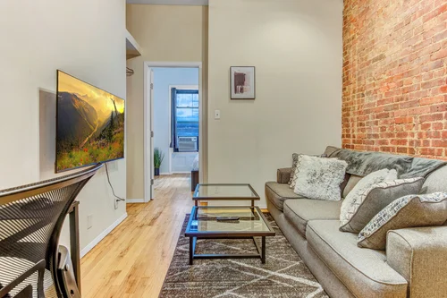 spacious apartment near Times Square