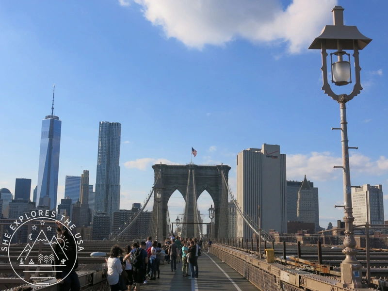 brooklyn bridge and manhattan skyline