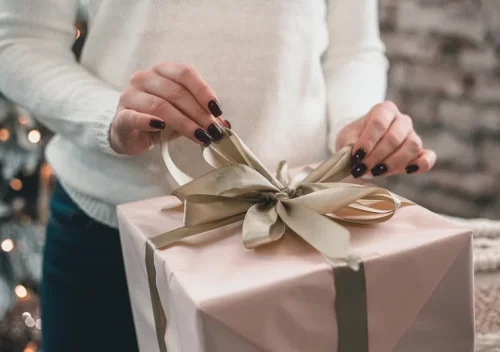 Gifts for Outdoorsy Women Who Love Hiking & Nature