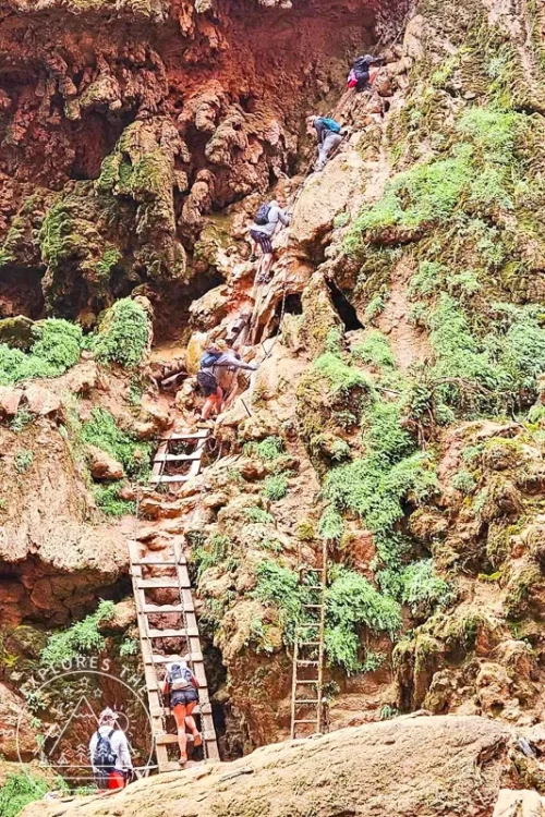 Descent to Mooney Falls