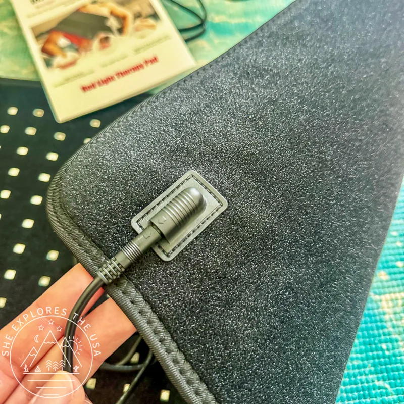 Astarexin Red Light Therapy Pad connection