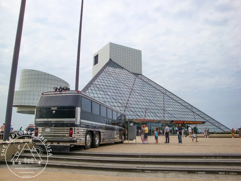 North by North East Contiki Tour - Music Hall of fame